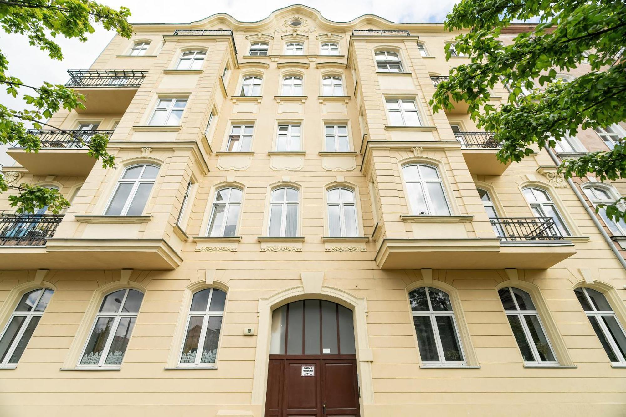 Apartment Charming And Modern With Mezzanine In Center By Renters Poznan